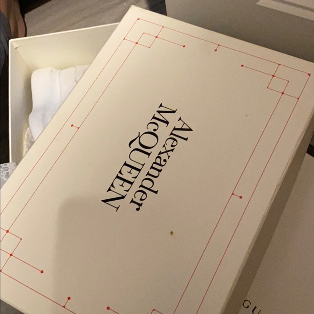 Shoes - Picture 4 of 4